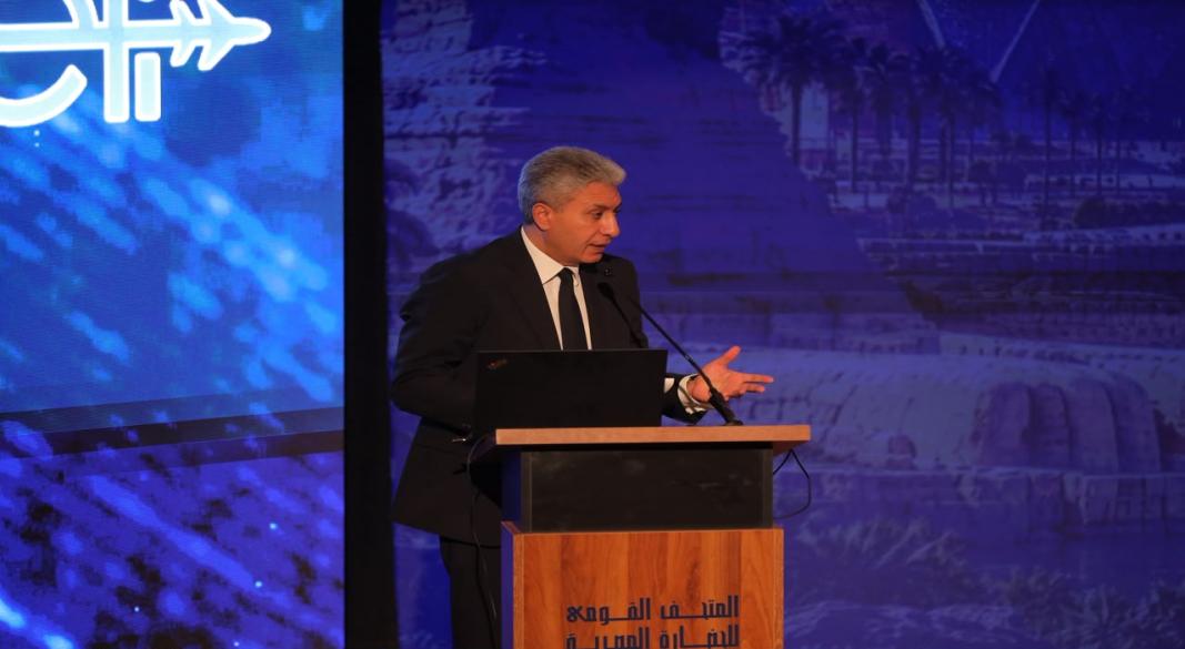 شريف فتحي وزير السياحة والآثار