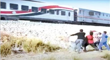 ظاهرة رشق القطارات بالحجارة